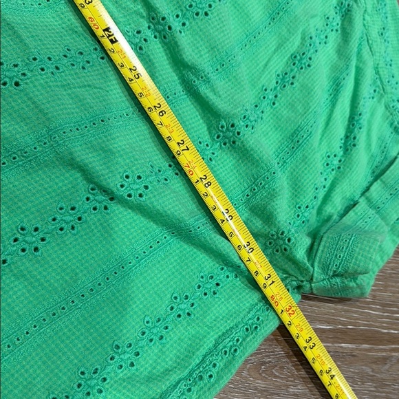 Lane Bryant Size 28 Green Boxy Blouse with Cuffed Sleeves - Picture 4 of 14